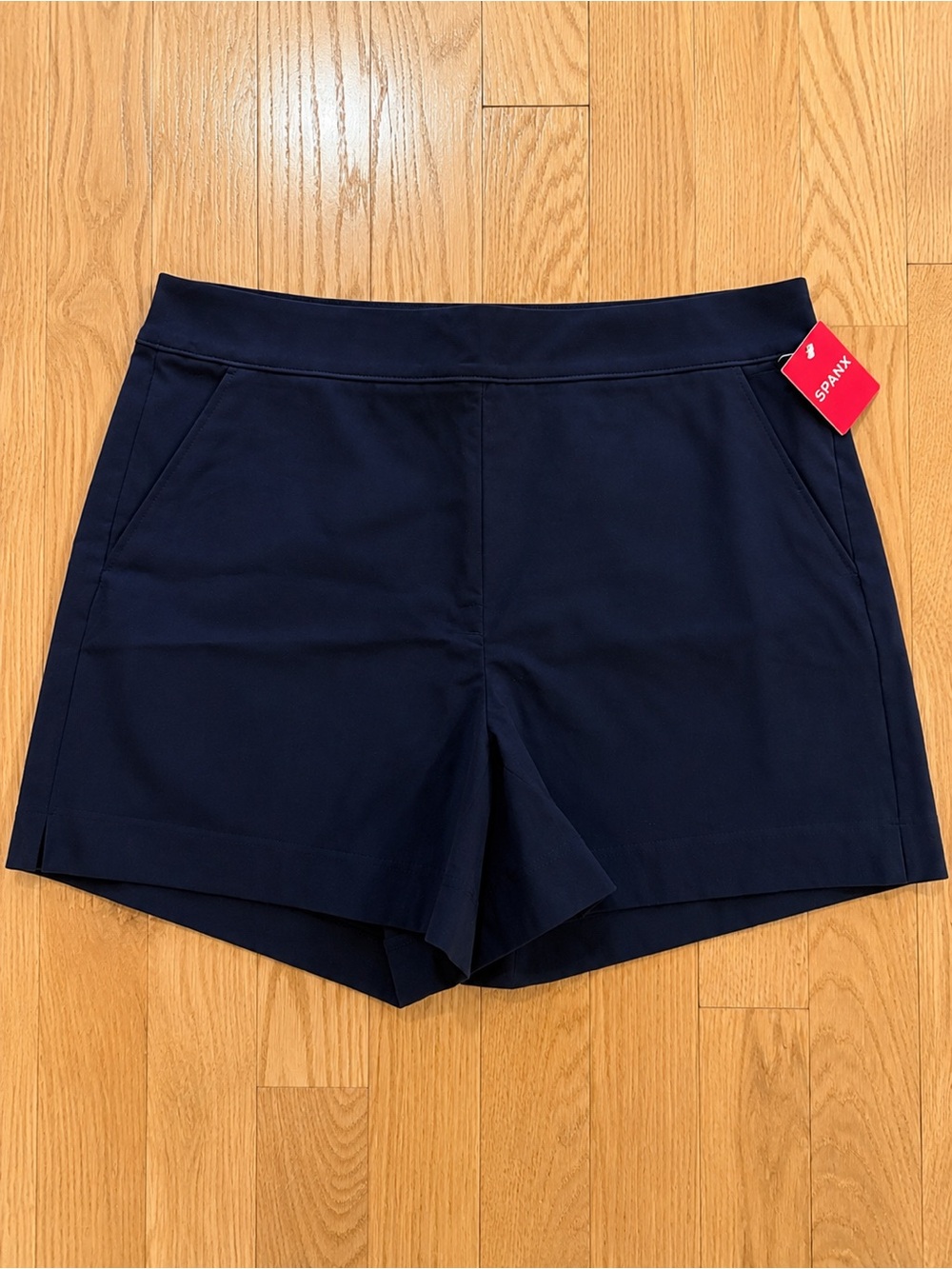 Spanx NWT On the Go 4” Shorts in Classic Navy SIZE Large